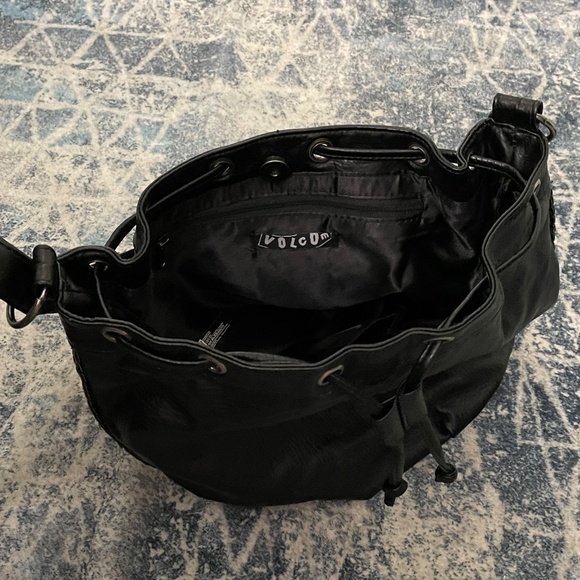 Volcom black bucket bag - Picture 4 of 11